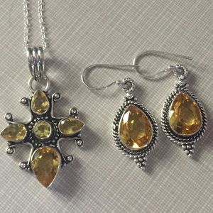 Gorgeous golden Quartz pendant and earrings set
